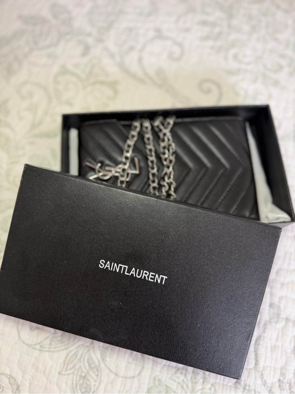 Saint Laurent Paris- style bag - Picture 2 of 4